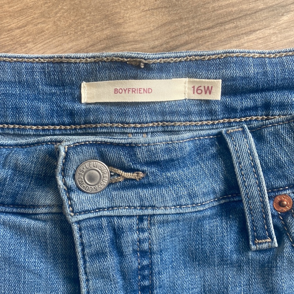 Levi’s boyfriend jeans size 16W. Worn once! - Picture 3 of 5